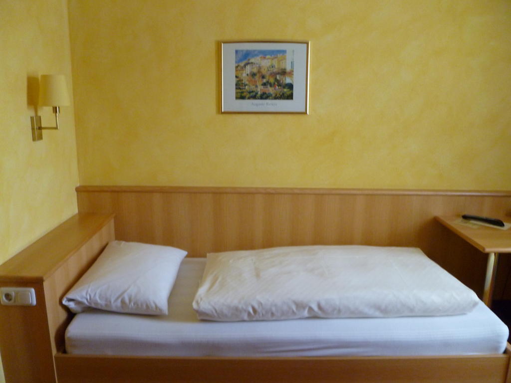Gasthaus Zum Specht Hösbach Δωμάτιο φωτογραφία